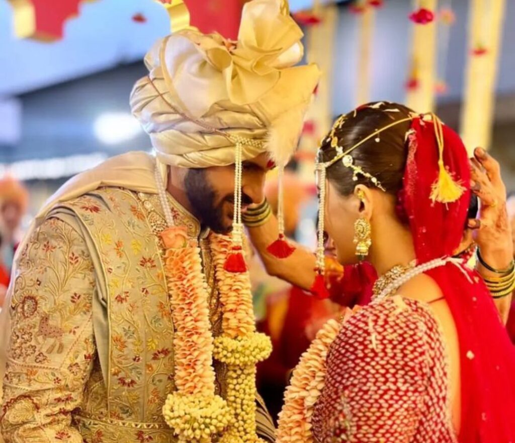 शार्दुल ठाकुर और मिताली की हो गई शादी, एक-दूसरे को निहारते आए नजर